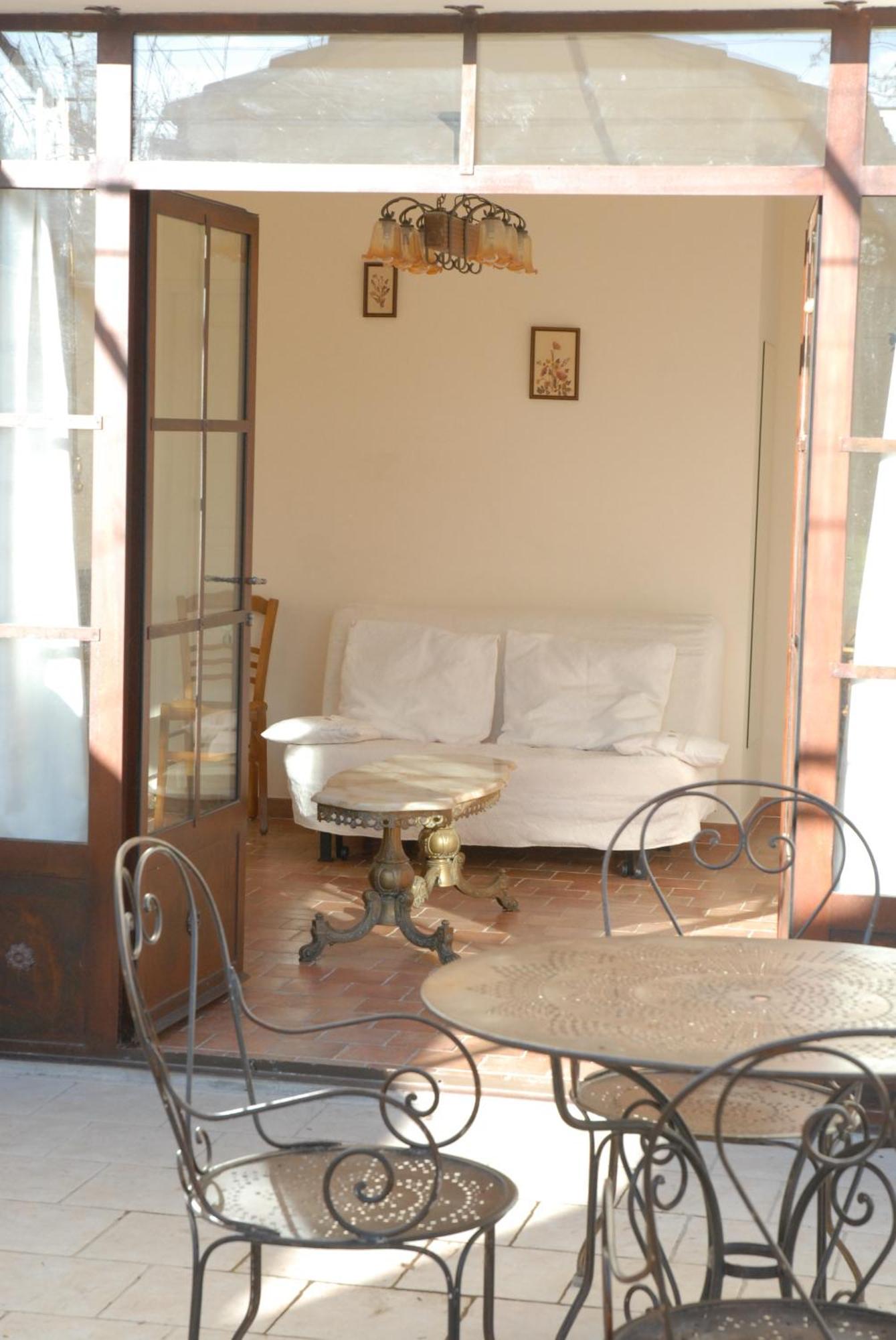 Gite Du Mas Des Oliviers Mézoargues Esterno foto