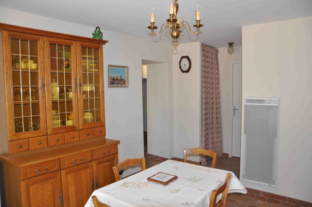 Gite Du Mas Des Oliviers Mézoargues Esterno foto
